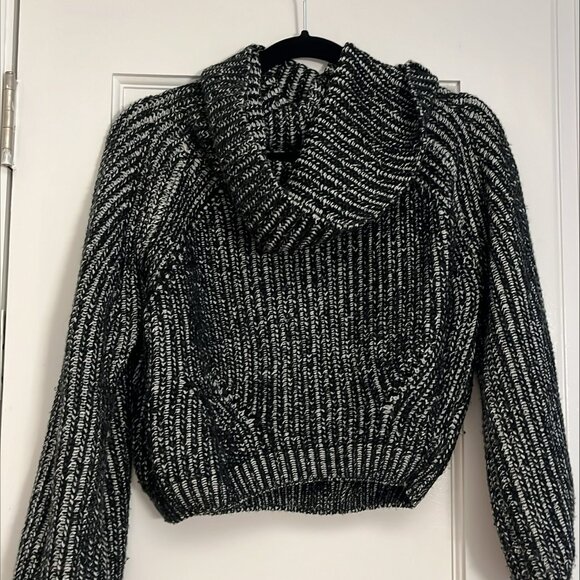 LF Rumor Boutique Cropped Turtleneck Sweater - Picture 3 of 4